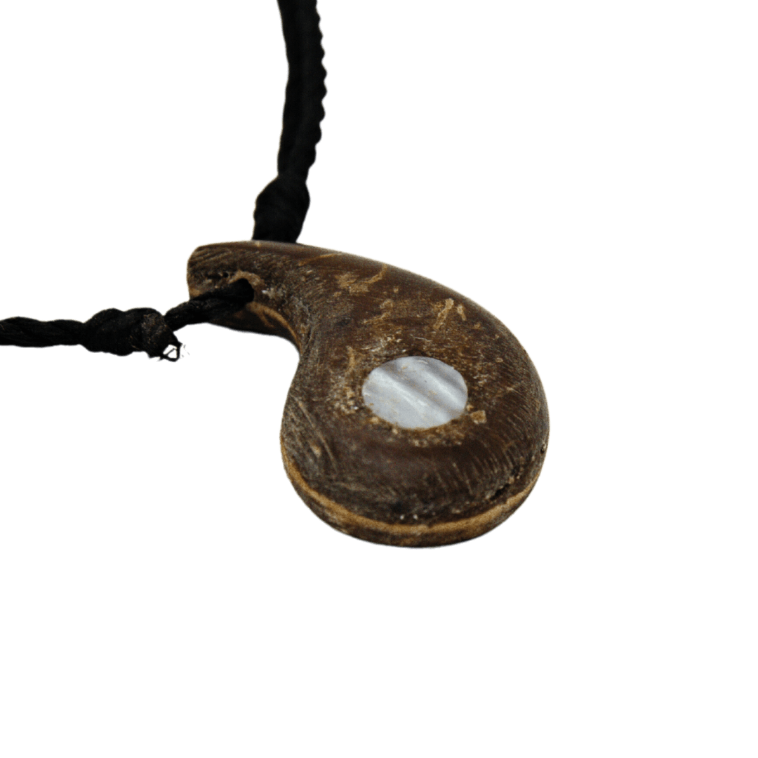 OSCURA Tropfen-Kette Glücksbringer handgemacht