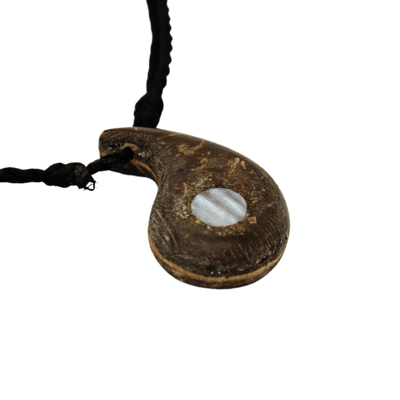 OSCURA Tropfen-Kette Glücksbringer handgemacht