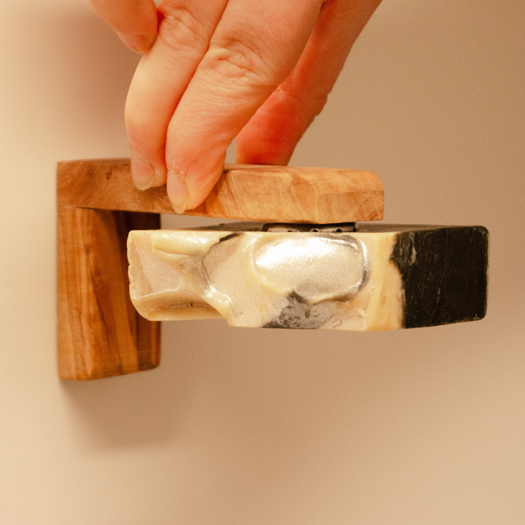 Seifenhalter mit Magnetplättchen I aus Olivenholz